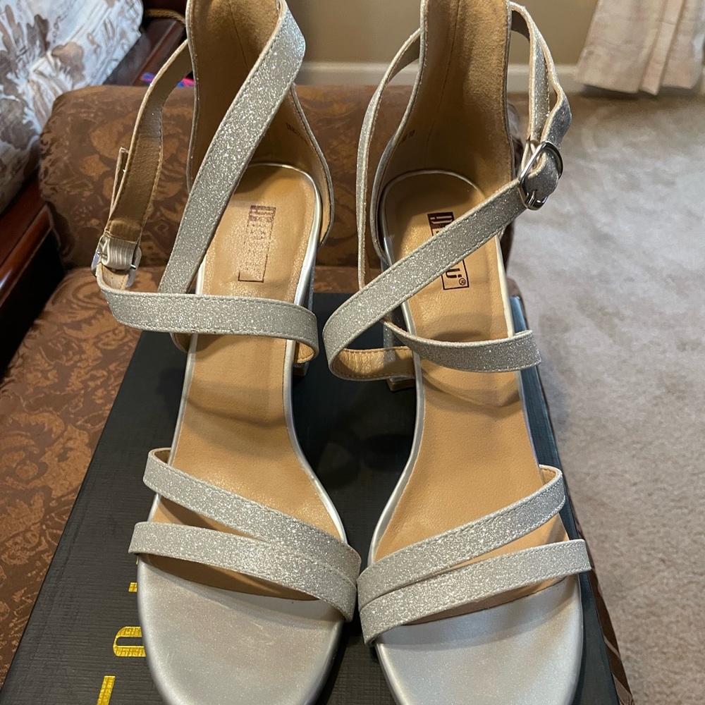 Women’s shoes